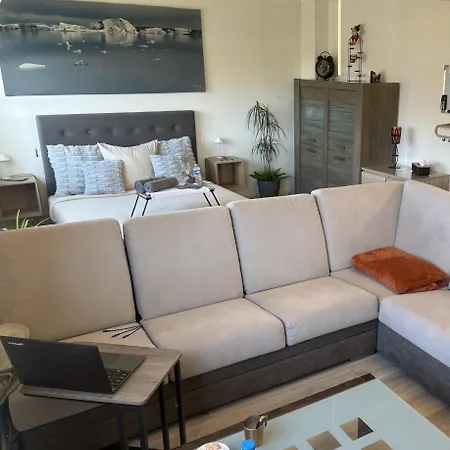 Moderne Dans Spacieux De 90m2 *